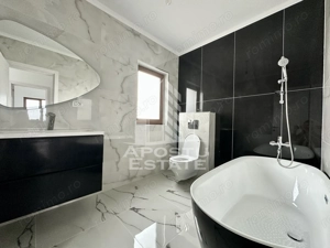 Jumatate de duplex despartit prin camera tehnica, Dumbravita