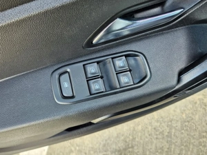 Dacia Duster Laureate 4x4 2020, 1.5 Blue dCi Diesel Manuala, 115 CP, 6+1 trepte - imagine 12