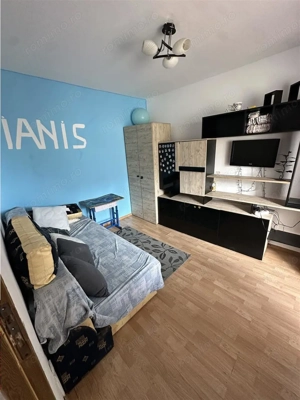 Mobilat  #537;i utilat et intermediar în spate la Sec #539;ia 3 - imagine 5