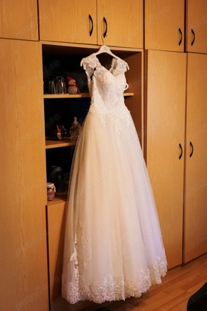 Vand rochie de mireasa 