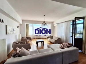 Arcul de Triunf 5 camere 200mp