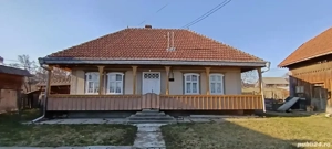 Vând 2 Case cu Anexe