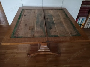 Se vand urgent masa de joc si dulap, stil Biedermeier