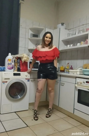 buna sunt Julia  - imagine 2