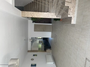 Dau în chirie casă cu 6 cam. 220mp pe trei niveluri cartier Panorama - imagine 6