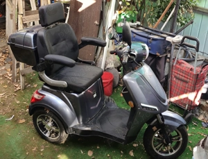 Scuter triciclu electric 