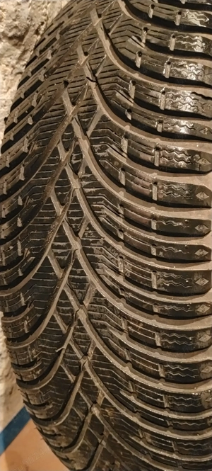 Set de 4 anvelope de iarna 215/65 r16 usor negociabil