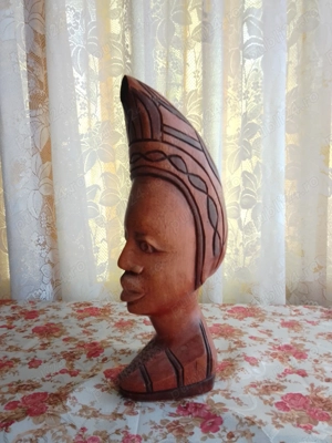 Statueta din lemn mahon