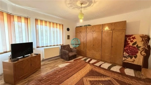 Vand casa cu 5 camere si teren 1040 mp in Toaca - imagine 12 Vand casa cu 5 camere si teren 1040 mp in Toaca - imagine 12