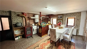 Vand casa cu 5 camere si teren 1040 mp in Toaca - imagine 8 Vand casa cu 5 camere si teren 1040 mp in Toaca - imagine 8