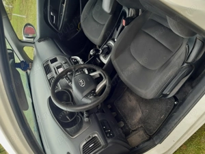 Vând Kia Rio..2012..1.4crdi....3300de euro.