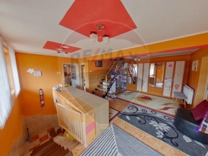 Casă / Vilă cu 16 camere de vânzare în zona Bobâlna - imagine 20