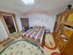 Casă / Vilă cu 16 camere de vânzare în zona Bobâlna - imagine 7