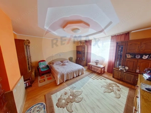 Casă / Vilă cu 16 camere de vânzare în zona Bobâlna - imagine 5