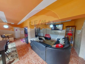 Casă / Vilă cu 16 camere de vânzare în zona Bobâlna - imagine 17