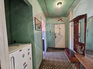 Apartament zona centrala etaj 3 - imagine 6 Apartament zona centrala etaj 3 - imagine 6