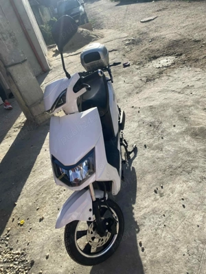 Vând scuter  - imagine 4