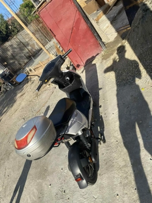 Vând scuter  - imagine 3