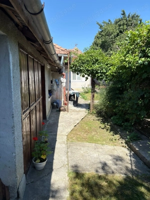 Casă de vanzare - Zona liniștită  - imagine 6