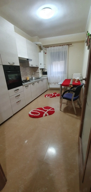 Apt 1c, aproape de Palas Mall