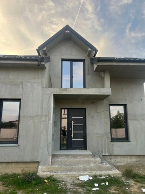 Vând Casă cu mansarda