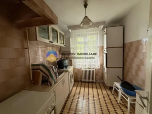 Apartament 3 camere de vânzare – Zona Centrală, Piatra Neamț - imagine 11