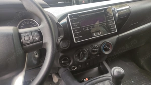 Vând Toyota Hilux 2017  , Motor 8900 km, stare f buna , accept schimb cu alta mai veche - imagine 2