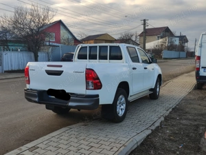 Vând Toyota Hilux 2017  , Motor 8900 km, stare f buna , accept schimb cu alta mai veche - imagine 4