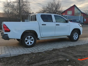 Vând Toyota Hilux 2017  , Motor 8900 km, stare f buna , accept schimb cu alta mai veche - imagine 7