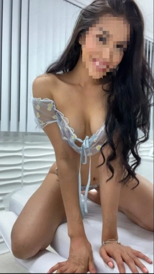 Raluca show web 100 la suta real