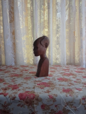 Statueta din lemn mahon