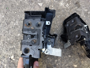 Broasca incuietoare usa stanga/dreapta FORD FOCUS CABRIO CC - imagine 9