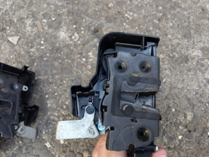 Broasca incuietoare usa stanga/dreapta FORD FOCUS CABRIO CC - imagine 10