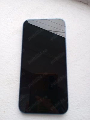 iPhone 13 albastru