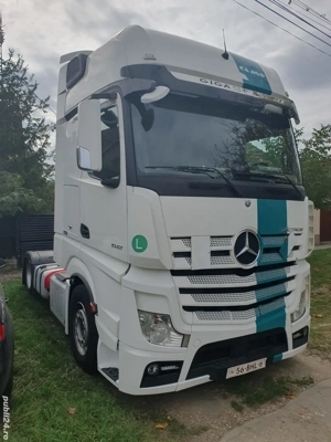 Mercedes-Benz Actros GigaSpace Mega  - imagine 3