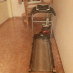 Banda de alergat  în stare foarte bună de funcționare 