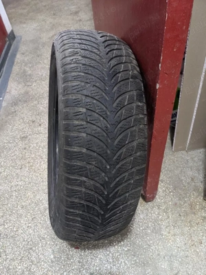 Cauciuc Iarna 195 60 R15 Goodyear UltraGrip - imagine 3