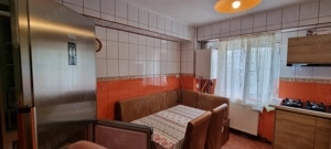 Ofer spre închiriere apartament cu 3 camere - imagine 2