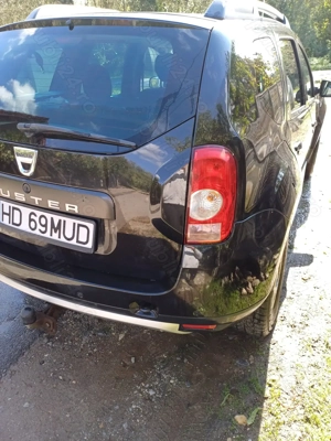 Vând Dacia Duster Negru,1,5 Diesel  - imagine 3
