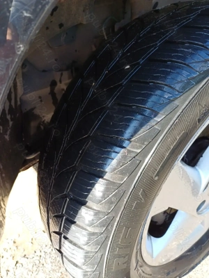 Vând Dacia Duster Negru,1,5 Diesel  - imagine 2