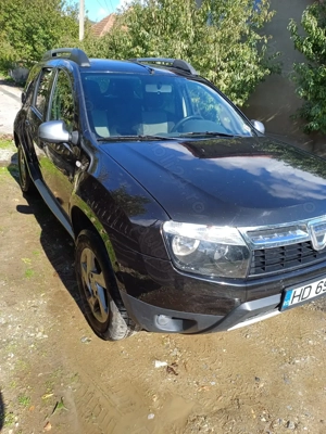 Vând Dacia Duster Negru,1,5 Diesel  - imagine 4