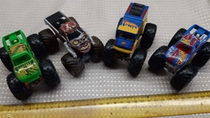 LOT Masinute Monster Truck Carcasa Metal