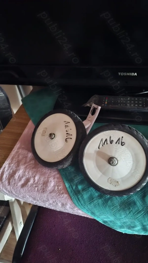 vând roti ajutătoare  ptr bicicleta copii