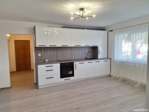 vand apartament 2 camere decomandat