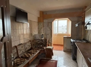 4 CAMERE // 9 MAI // 2 BAI // 2 BALCOANE