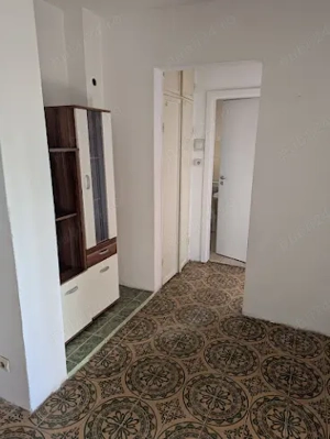 Vand apartament 2 camere,decomandat central Academia Teologica ,100m de Catedrala,Arad - imagine 4
