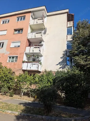 Vand apartament 2 camere,decomandat central Academia Teologica ,100m de Catedrala,Arad - imagine 7