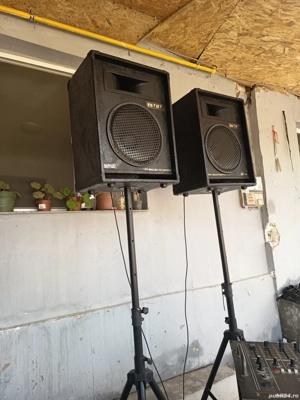 vand doua boxe pasive cu aplificator putere si mixer