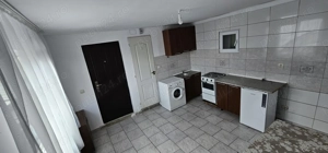 Închiriez apartament 