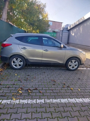 Vând mașină:Hyundai IX35 - imagine 2